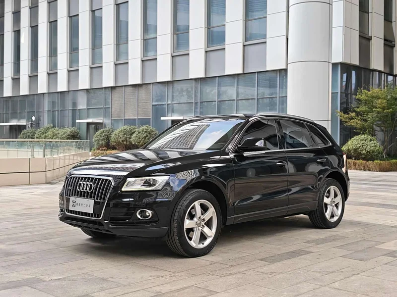 Audi Q5 — фото 1