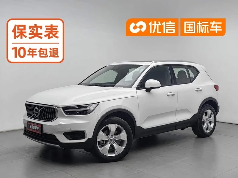Volvo XC40 — фото 1