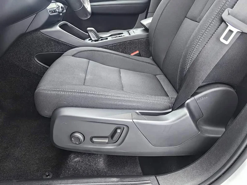 Volvo XC40 — фото 20