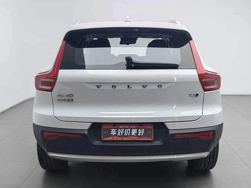 Volvo XC40 — фото 4