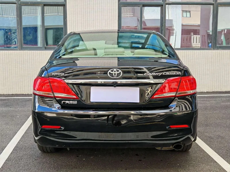 Toyota Camry — фото 5