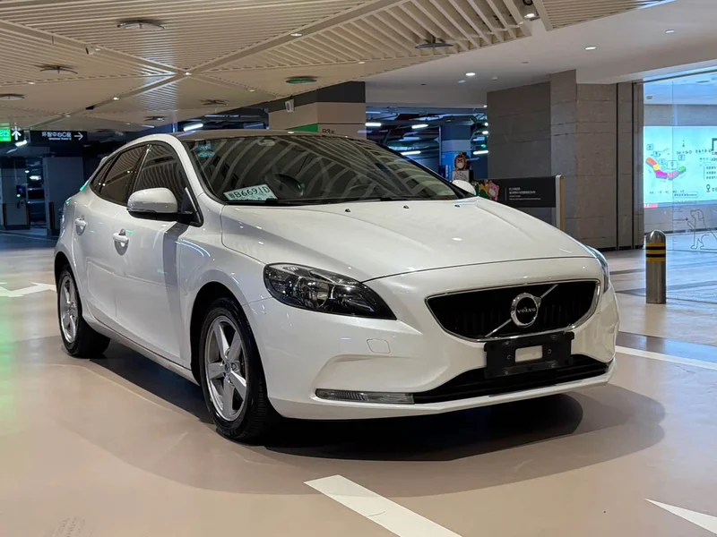 Volvo V40 — фото 3