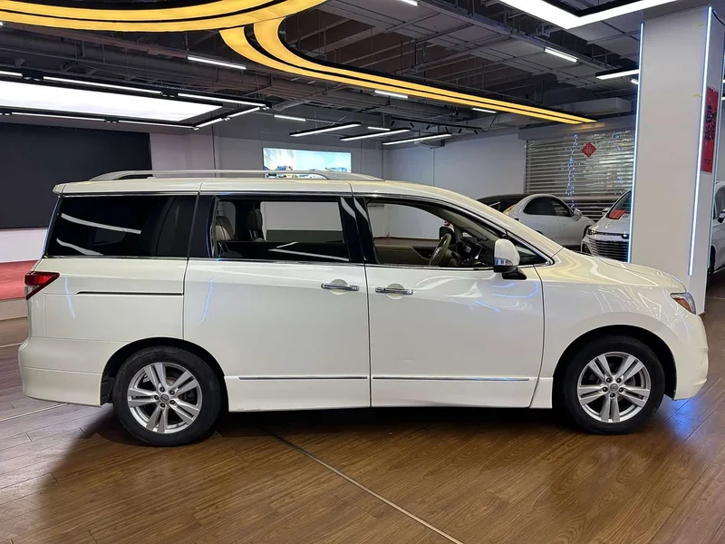 Toyota HiAce GranCabin — фото 4