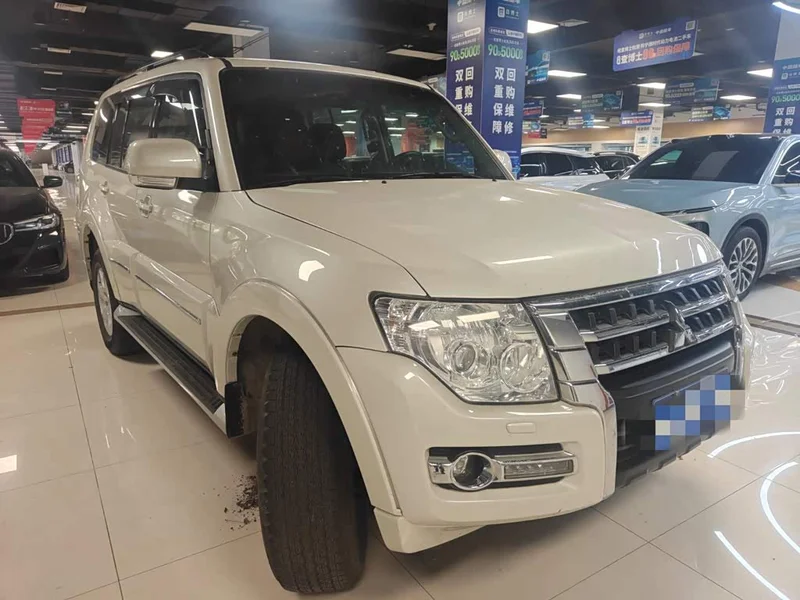 Mitsubishi Pajero (Imported) — фото 2