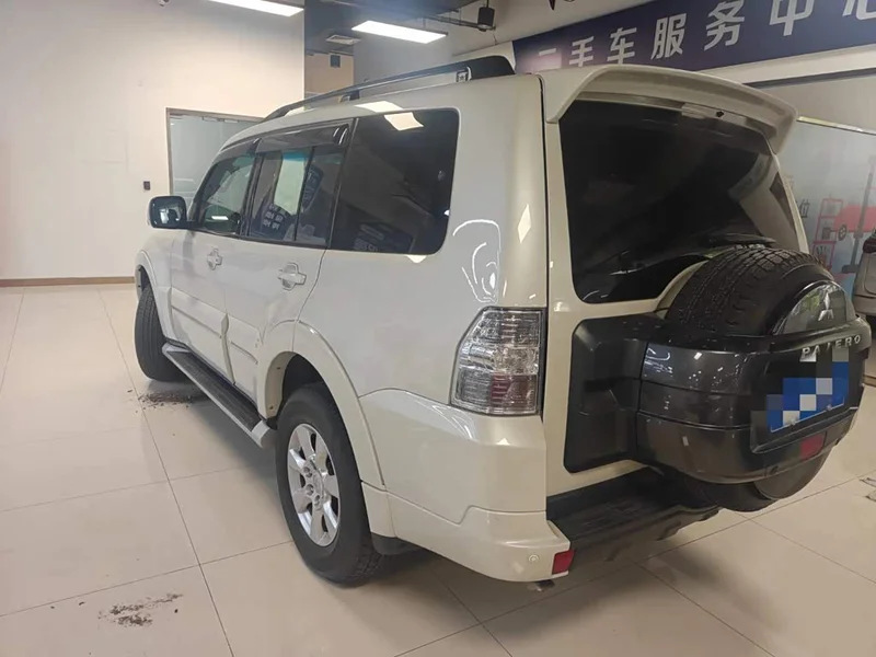 Mitsubishi Pajero (Imported) — фото 3