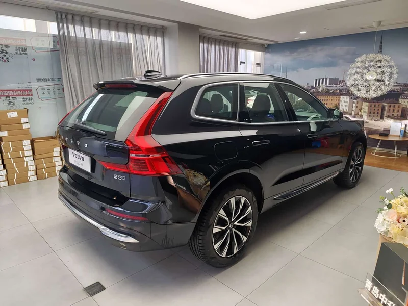 Volvo XC60 — фото 14