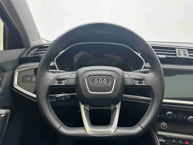 Audi Q3 — фото 17