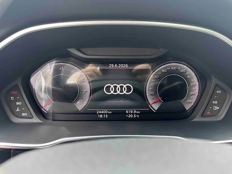 Audi Q3 — фото 18