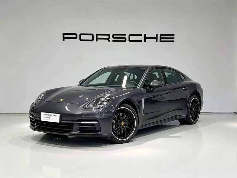 Porsche Panamera — фото 1