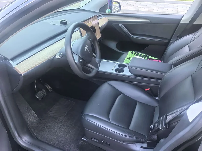 Tesla Model Y — фото 4