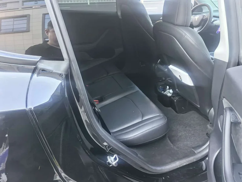 Tesla Model Y — фото 10
