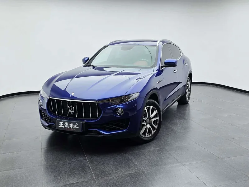 Maserati Levante — фото 1
