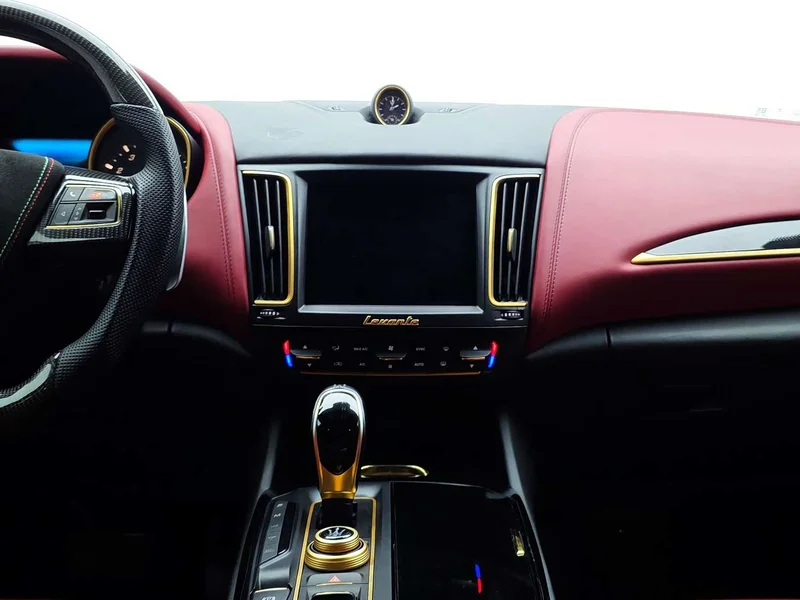 Maserati Levante — фото 19