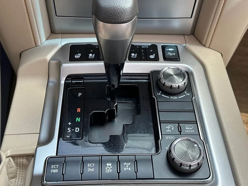 Toyota Land Cruiser (Imported) — фото 13