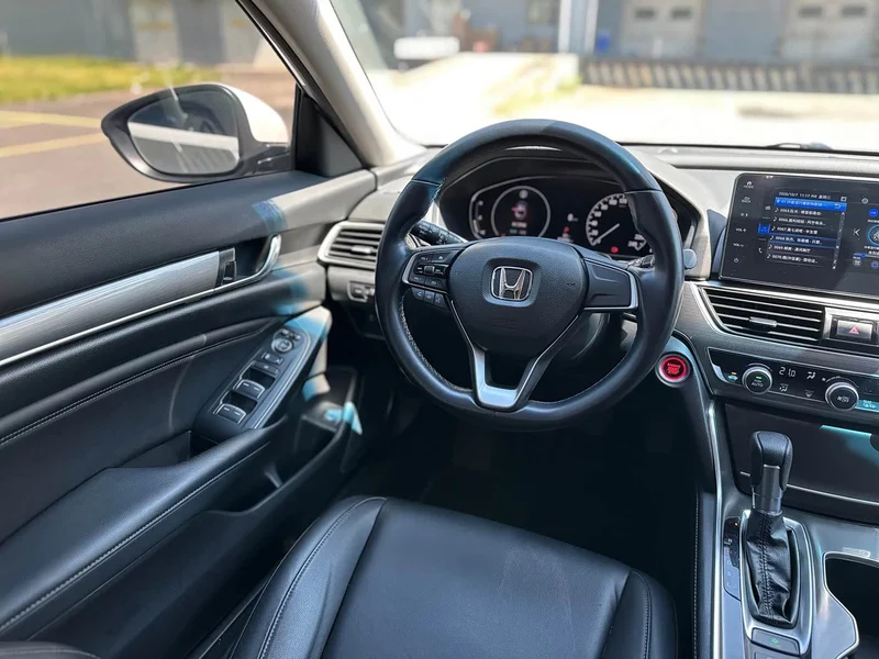 Honda Accord — фото 13