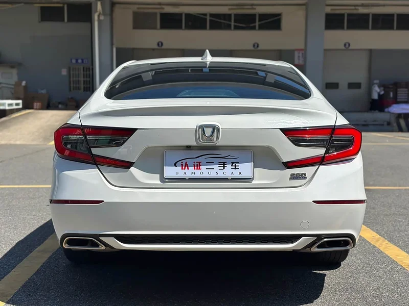 Honda Accord — фото 17