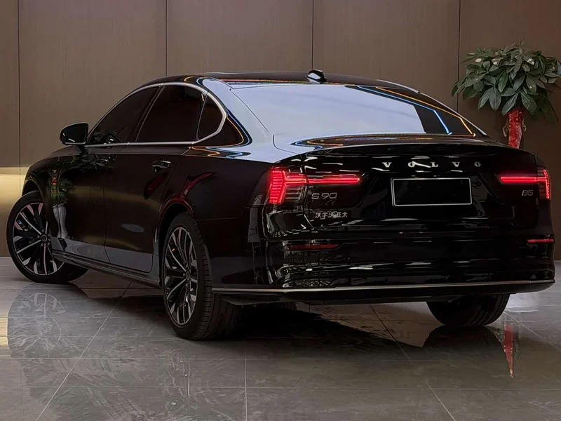 Volvo S90 — фото 2