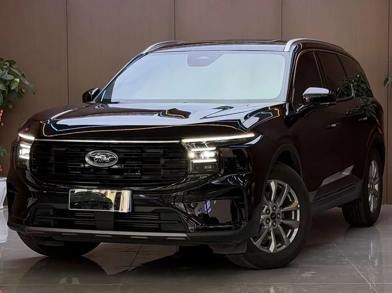 Ford Edge — фото 1