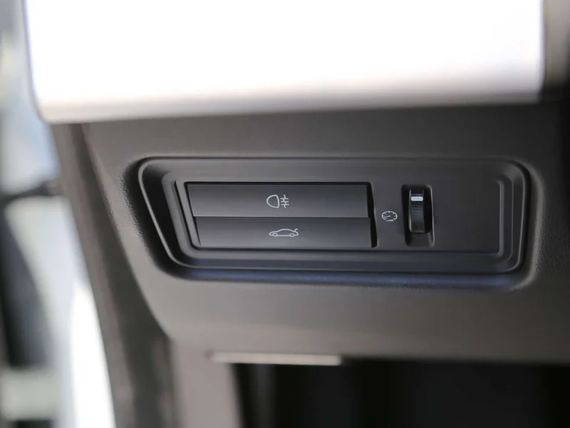 Jaguar XF — фото 13