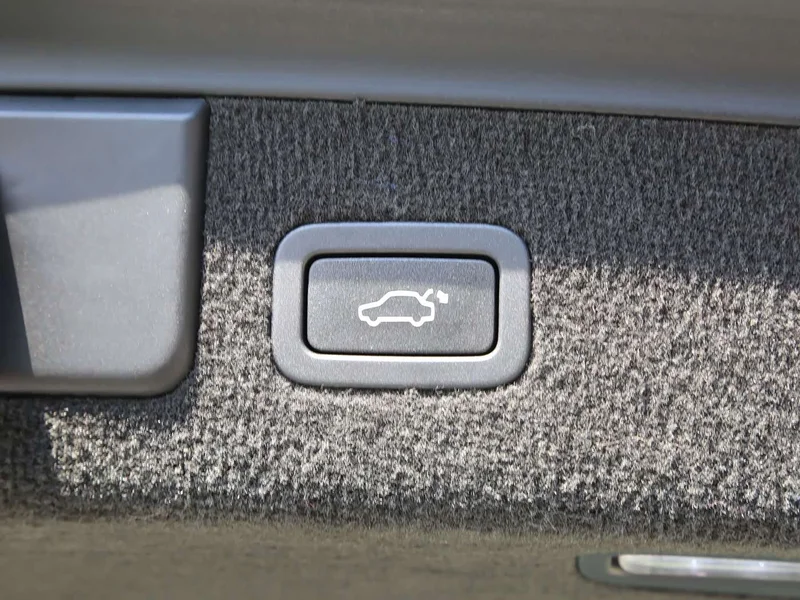 Jaguar XF — фото 17