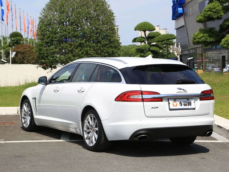Jaguar XF — фото 19