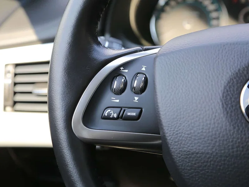 Jaguar XF — фото 8