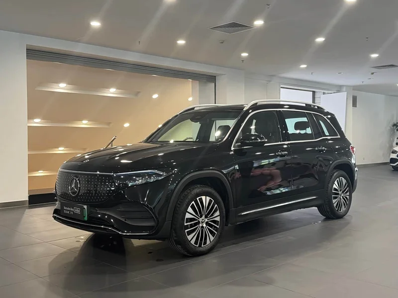 Mercedes-Benz EQB — фото 1