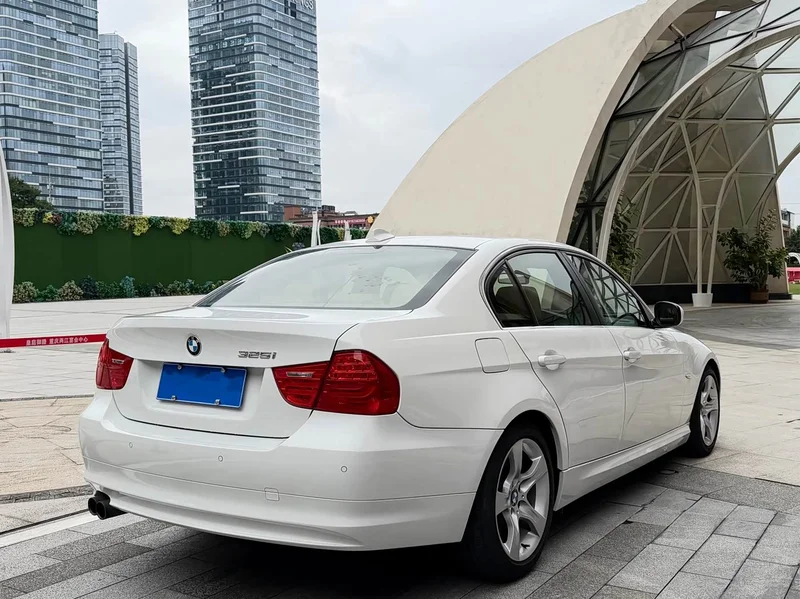 BMW 3-Series — фото 15