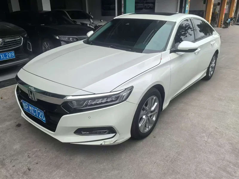 Honda Accord — фото 1