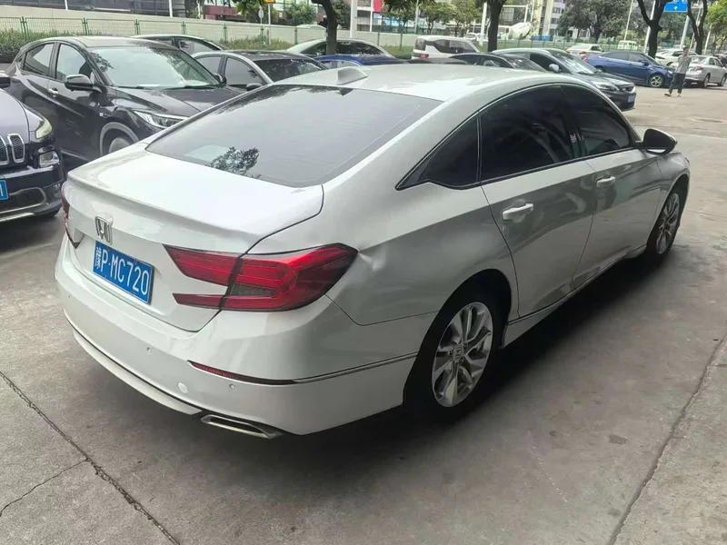 Honda Accord — фото 2