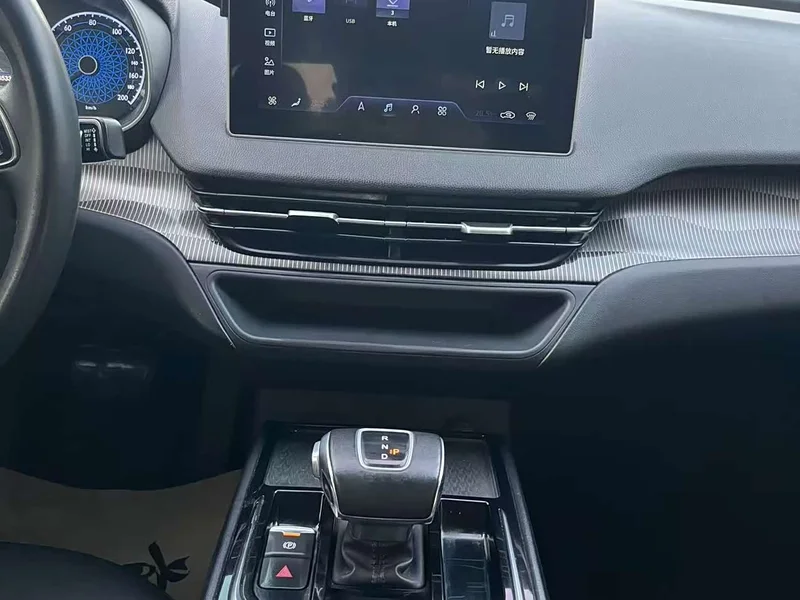 Hongqi E-QM5 — фото 20