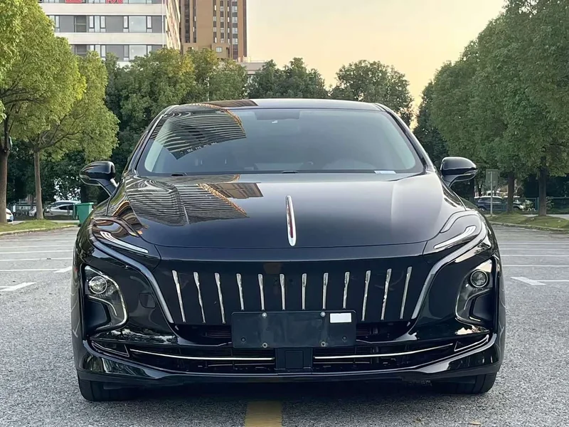 Hongqi E-QM5 — фото 2