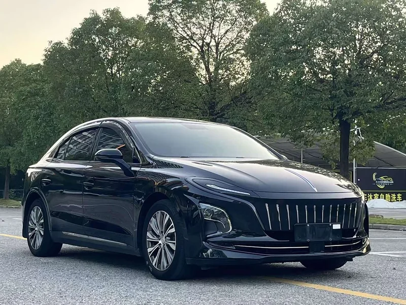 Hongqi E-QM5 — фото 3