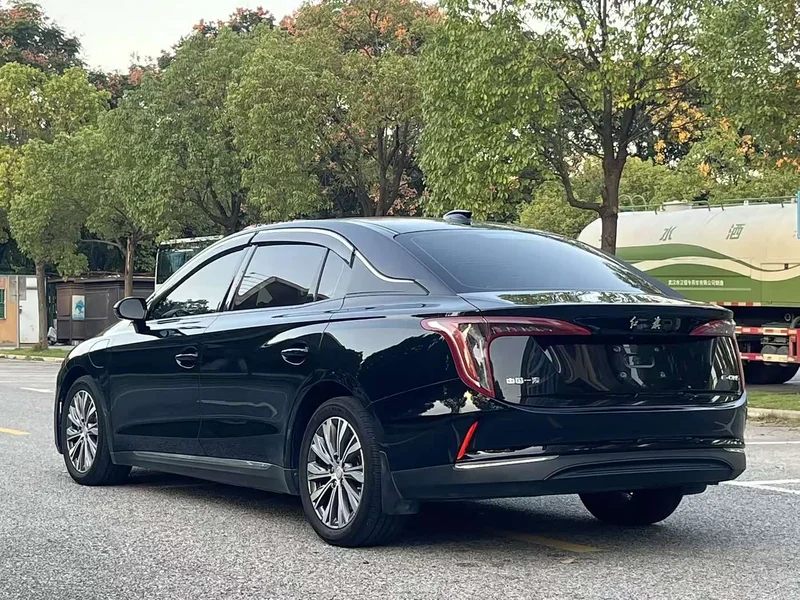 Hongqi E-QM5 — фото 4
