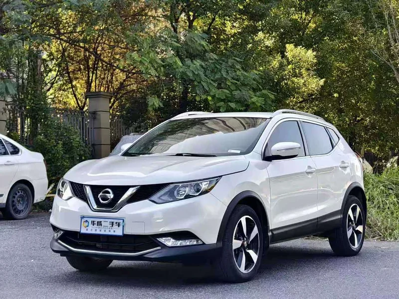 Nissan Qashqai — фото 1