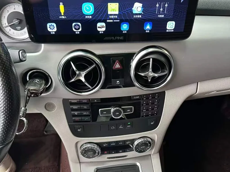 Mercedes-Benz GLK-Class — фото 10