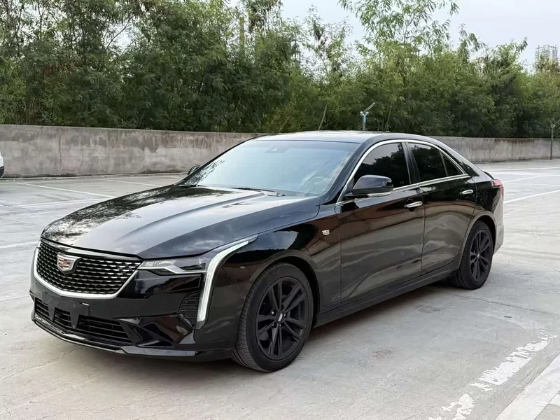 Cadillac CT4 — фото 1