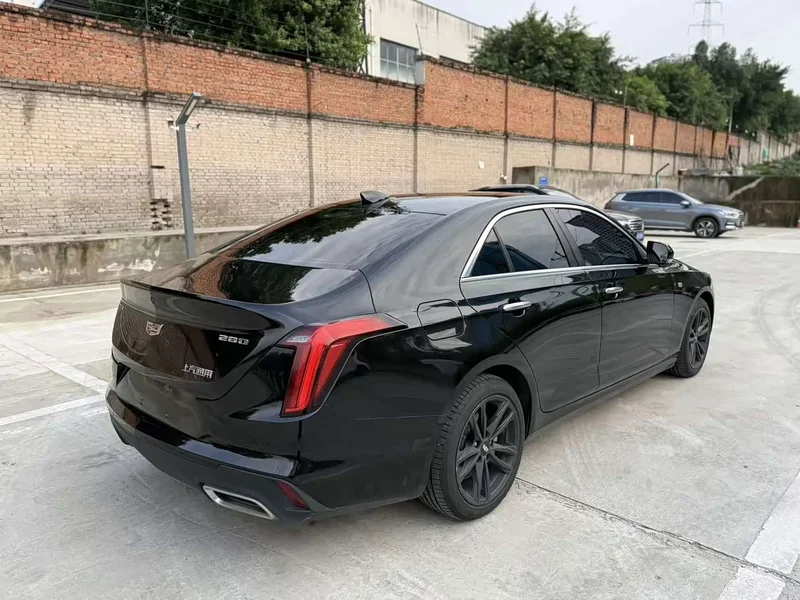 Cadillac CT4 — фото 12