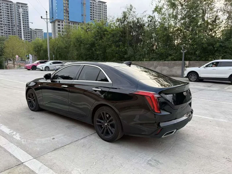Cadillac CT4 — фото 13