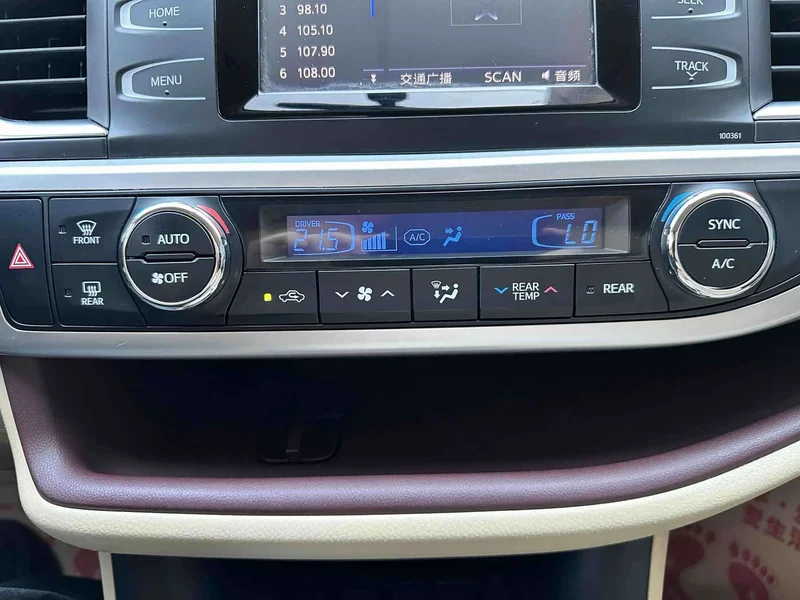 Toyota Highlander — фото 17