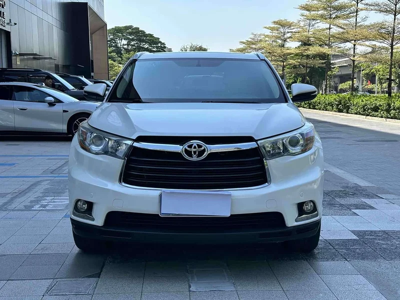 Toyota Highlander — фото 2