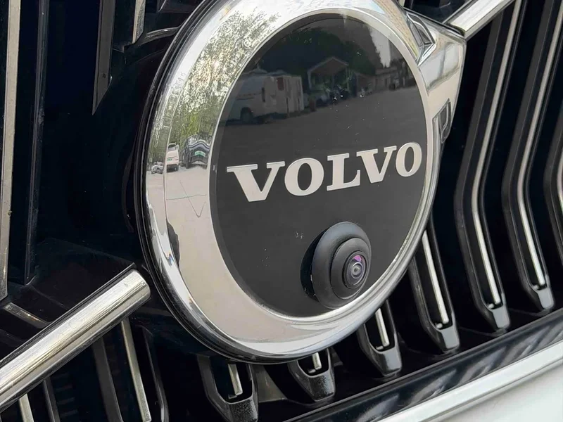 Volvo XC40 — фото 5