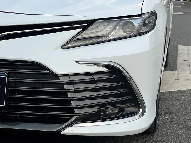 Toyota Camry — фото 24