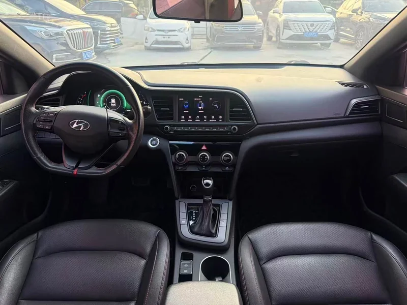 Hyundai Elantra Sport — фото 6