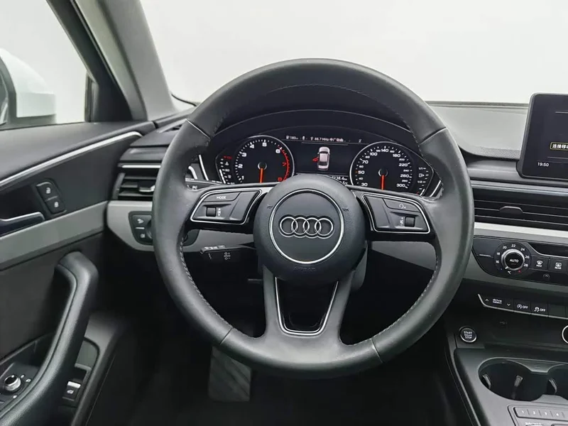 Audi A4L — фото 11