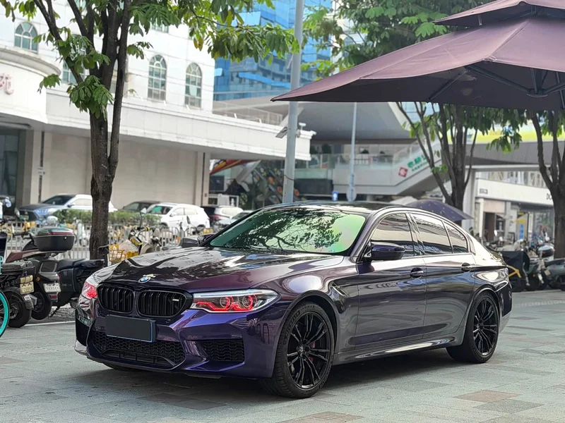 BMW M5 — фото 1