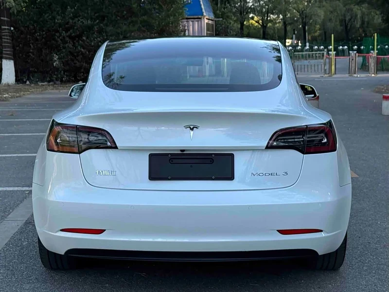 Tesla Model 3 — фото 6