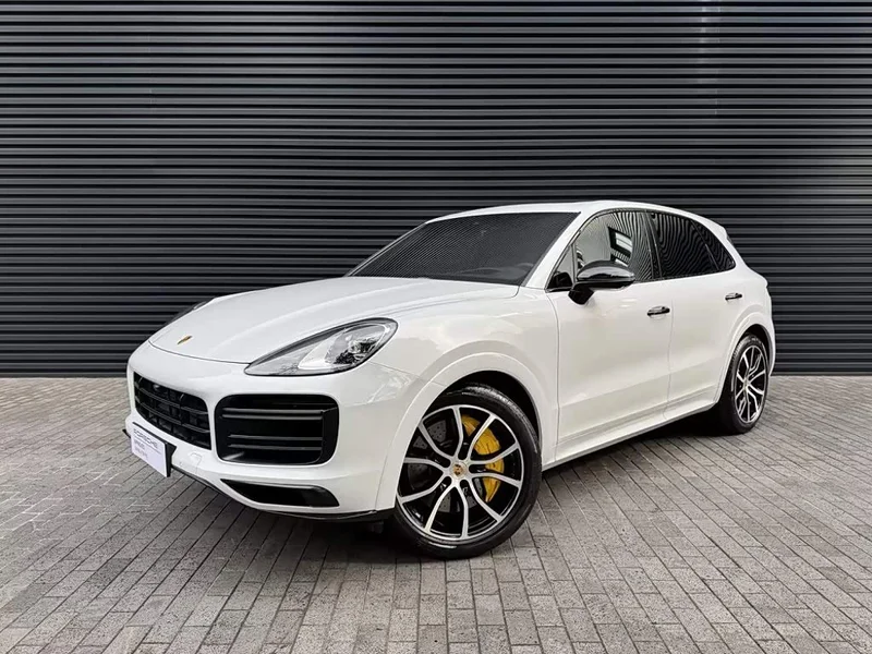 Porsche Cayenne — фото 1