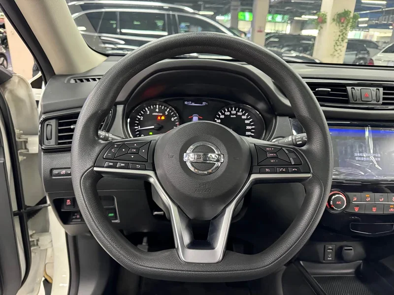 Nissan X-Trail — фото 10