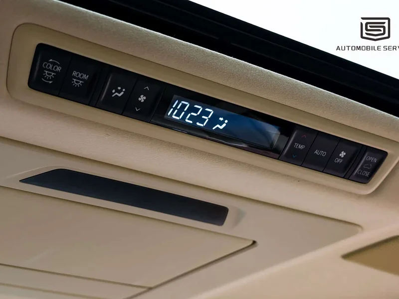 Toyota Alphard — фото 17